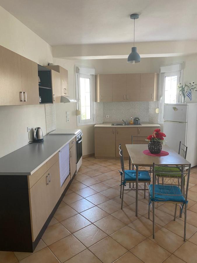 Kelesi Apartments Nea Kallikrateia Esterno foto