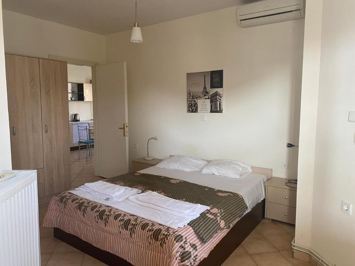 Kelesi Apartments Nea Kallikrateia Esterno foto