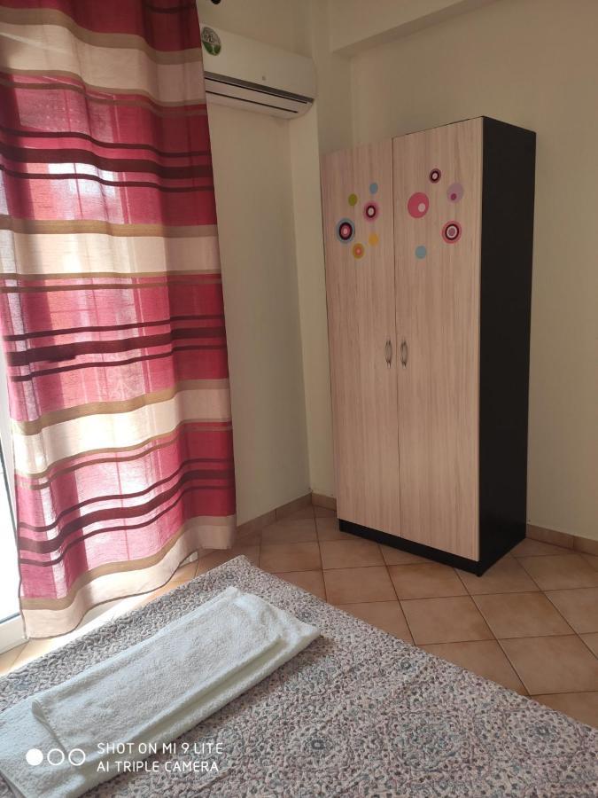 Kelesi Apartments Nea Kallikrateia Esterno foto